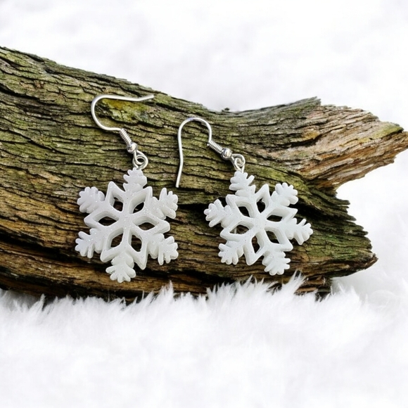 Sparkly Acrylic Snowflake Festive Holiday Dangle Earrings - Picture 1 of 3